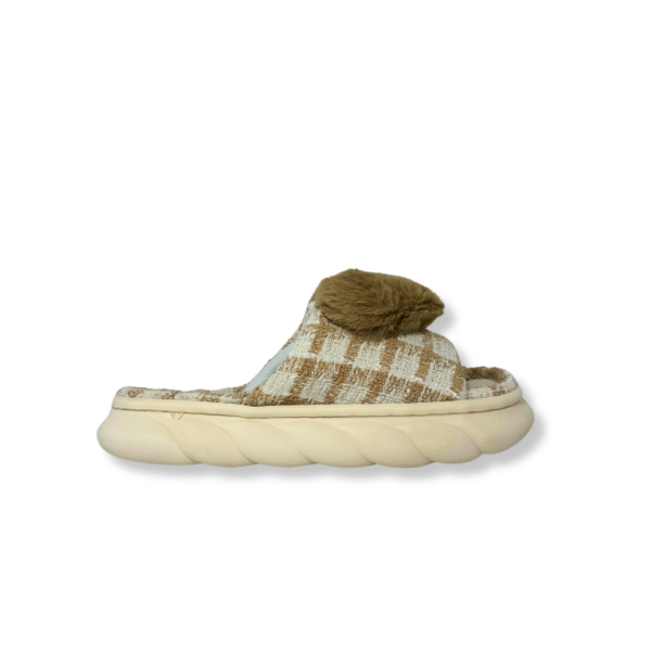 Zapatilla detalle corazón 1111 - 188